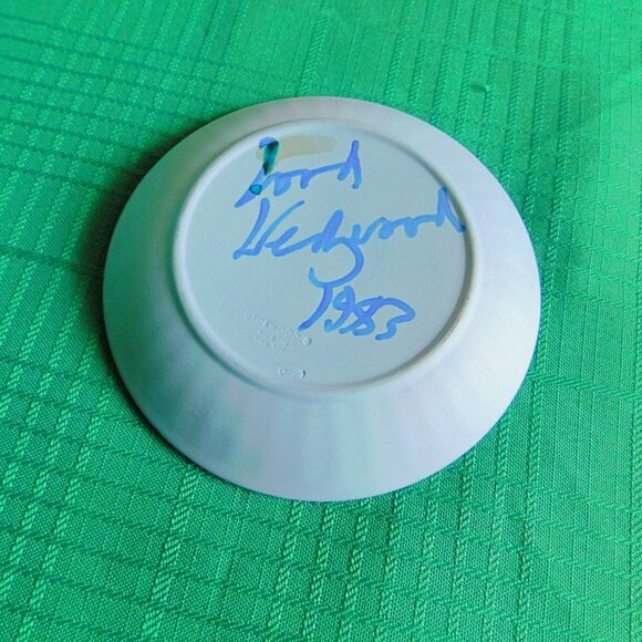 Wedgwood Aurora fluted tray cream on lavender jasperware near mint condition - Picture 5 of 6